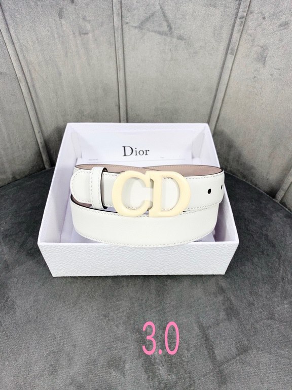 Width 3.0cm Dior (Dior) explosion of flat wireless belt body  Saddle head layer calf leather belt.Lacquered metal CD logo in imported double-layer cowhide leather.