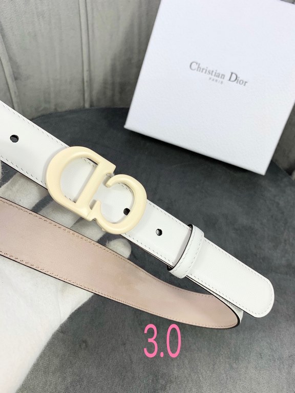 Width 3.0cm Dior (Dior) explosion of flat wireless belt body  Saddle head layer calf leather belt.Lacquered metal CD logo in imported double-layer cowhide leather.