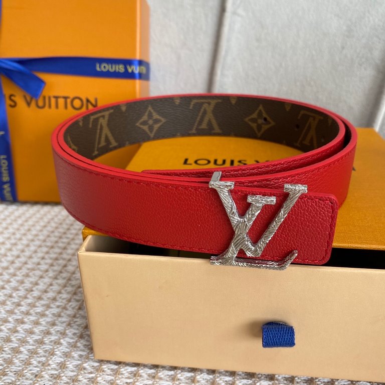 Comes with a full set of gift boxLOUIS VUITTON Louis Vuitton Overseas purchased original genuine Made in Spain - Classic reversible design, one for two Mon organ canvas leather belt, imported calfskin lining, shiny palla