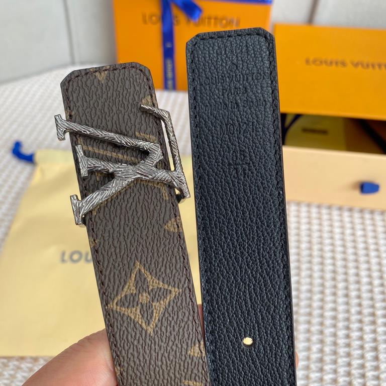 Comes with a full set of gift boxLOUIS VUITTON Louis Vuitton Overseas purchased original genuine Made in Spain - Classic reversible design, one for two Mon organ canvas leather belt, imported calfskin lining, shiny palla