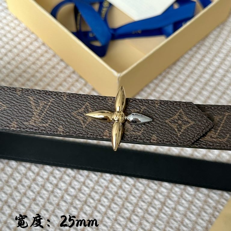 Lv pyrmide Truck L OEiI reversible belt 】 Donkey ladies   belt width 2.5cm Classic color coffee flower   calf leather plain bottom with new flower interlocking buckle can be worn on both sides of the fashionable and gene