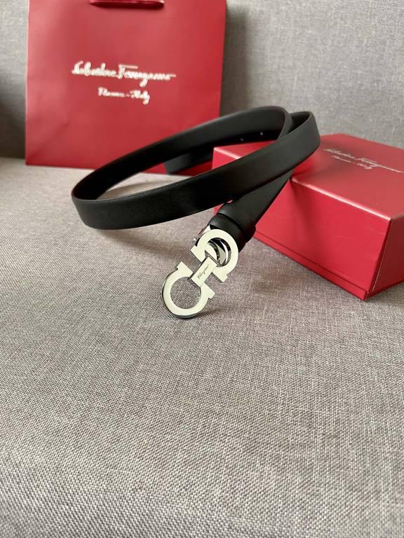 With a full set of packing gift box  Ferragamo women's double-sided imported calfskin head belt with 8 word boutique buckle, 2.5cm support NFC