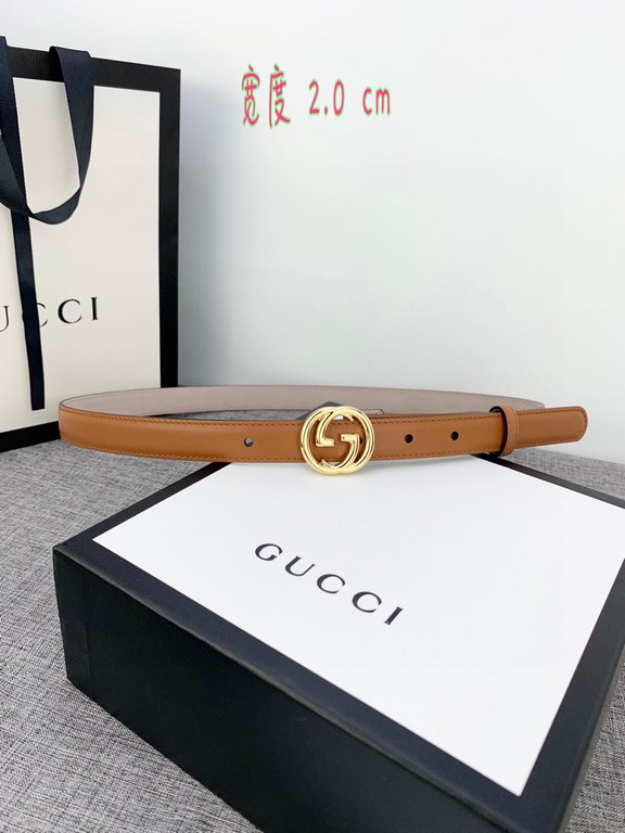 Width 2.0cm G U C C I This slim belt is crafted from polished calf leather with a double G buckle.