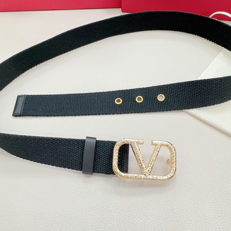 3.0cm Valentino new. Length 75.80.85.90.95.100. European size, original customized fine brass buckle [celebrate] [celebrate] [celebrate] [celebrate