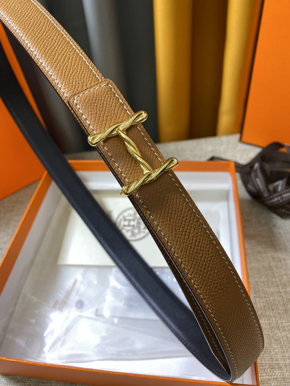 ~ Hermes new synchronized update, the original single generation purchase level, 24mm Belt body both sides of the imported original first-layer cowhide, pure steel new original buckle, the belt can be used on both sides 