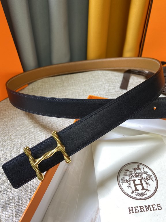 ~ Hermes new synchronized update, the original single generation purchase level, 24mm Belt body both sides of the imported original first-layer cowhide, pure steel new original buckle, the belt can be used on both sides 