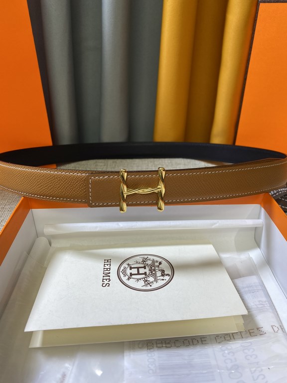 ~ Hermes new synchronized update, the original single generation purchase level, 24mm Belt body both sides of the imported original first-layer cowhide, pure steel new original buckle, the belt can be used on both sides 