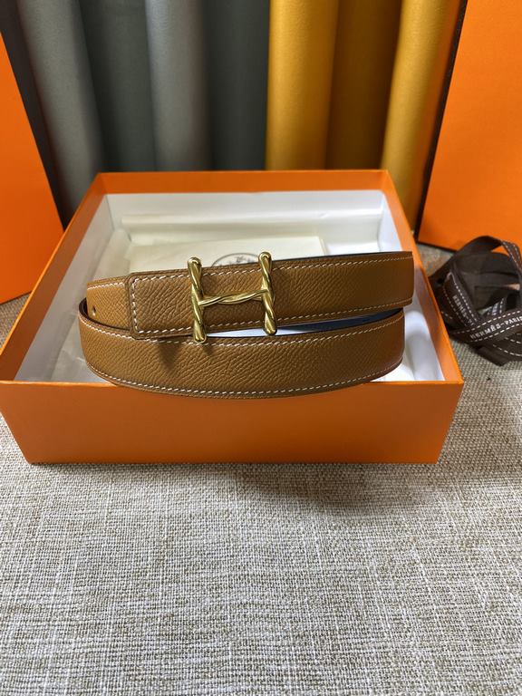 ~ Hermes new synchronized update, the original single generation purchase level, 24mm Belt body both sides of the imported original first-layer cowhide, pure steel new original buckle, the belt can be used on both sides 