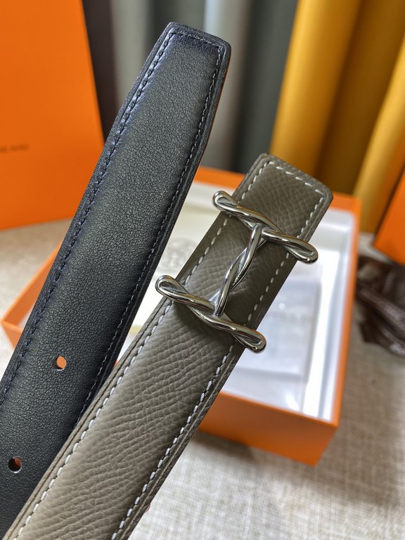 ~ Hermes new synchronized update, the original single generation purchase level, 24mm Belt body both sides of the imported original first-layer cowhide, pure steel new original buckle, the belt can be used on both sides 