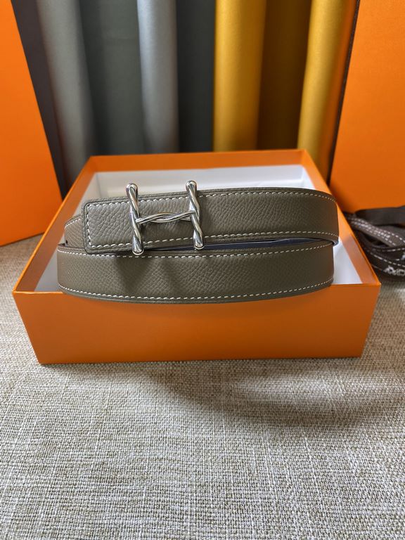 ~ Hermes new synchronized update, the original single generation purchase level, 24mm Belt body both sides of the imported original first-layer cowhide, pure steel new original buckle, the belt can be used on both sides 