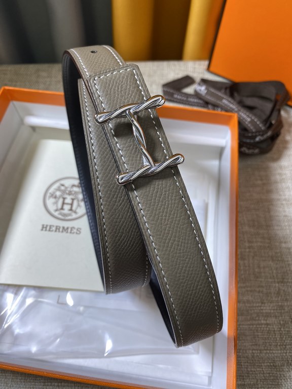 ~ Hermes new synchronized update, the original single generation purchase level, 24mm Belt body both sides of the imported original first-layer cowhide, pure steel new original buckle, the belt can be used on both sides 