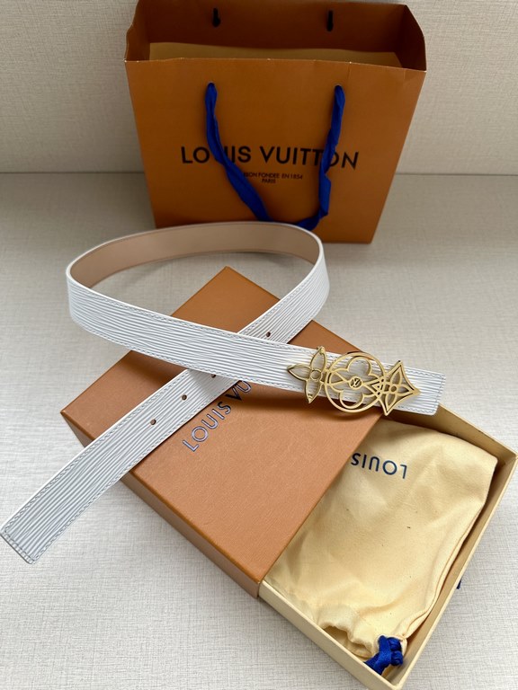 Made of Epi leather with a silver-tone brass buckle and a 30 mm wide belt, this women's LV lettering belt will add elegance to any outfit.