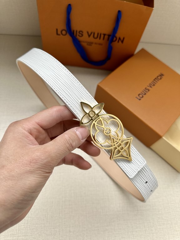 Made of Epi leather with a silver-tone brass buckle and a 30 mm wide belt, this women's LV lettering belt will add elegance to any outfit.