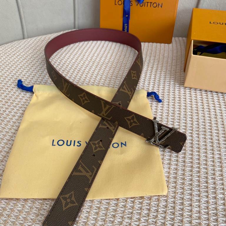 Comes with a full set of gift boxLOUIS VUITTON Louis Vuitton Overseas purchased original genuine Made in Spain - Classic reversible design, one for two Mon organ canvas leather belt, imported calfskin lining, shiny palla