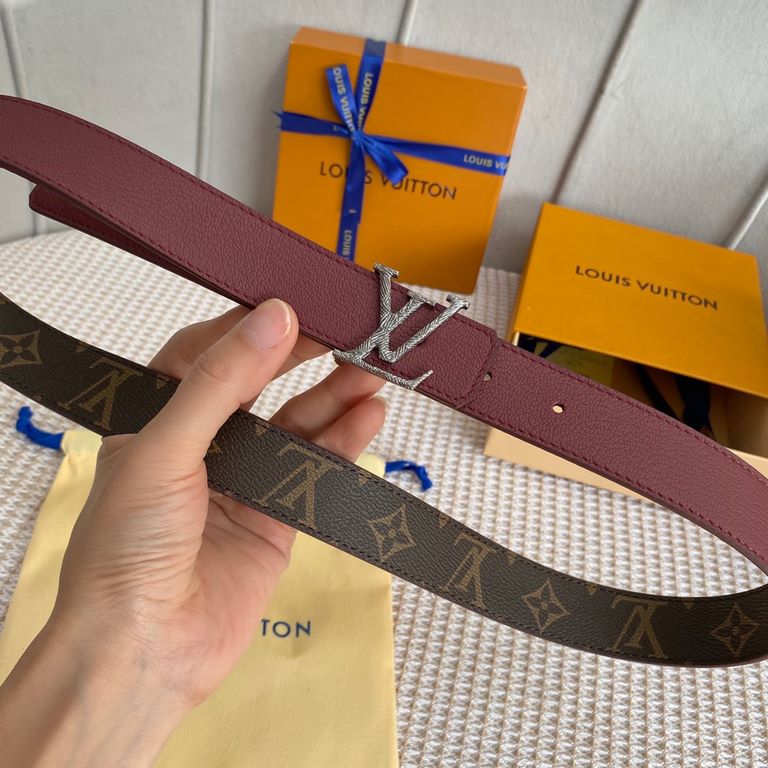 Comes with a full set of gift boxLOUIS VUITTON Louis Vuitton Overseas purchased original genuine Made in Spain - Classic reversible design, one for two Mon organ canvas leather belt, imported calfskin lining, shiny palla