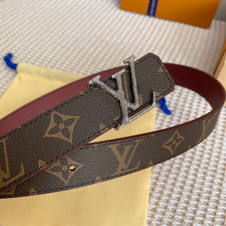 Comes with a full set of gift boxLOUIS VUITTON Louis Vuitton Overseas purchased original genuine Made in Spain - Classic reversible design, one for two Mon organ canvas leather belt, imported calfskin lining, shiny palla