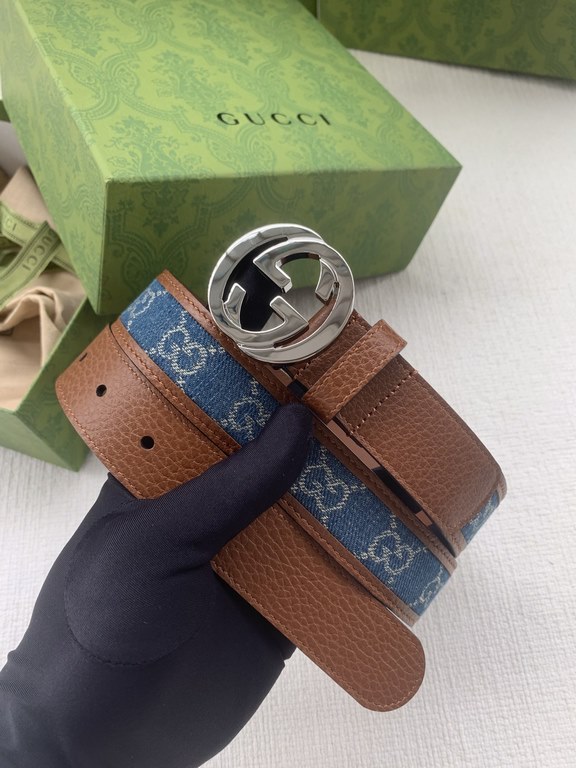 Women's Complete with gift box   G's new denim fabrics are interpreted through the lens of the Gucci aesthetic and emanate a strong brand identity. This belt is embellished with GG motifs throughout, incorporating a slig