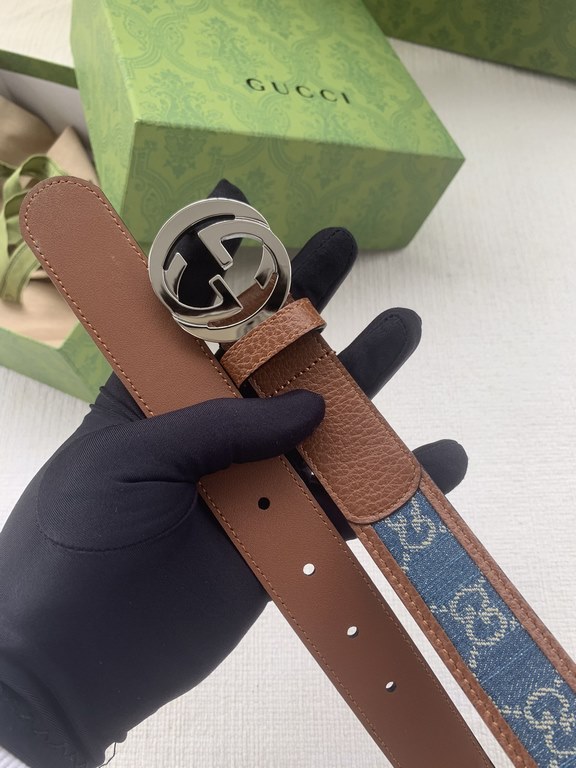 Women's Complete with gift box   G's new denim fabrics are interpreted through the lens of the Gucci aesthetic and emanate a strong brand identity. This belt is embellished with GG motifs throughout, incorporating a slig