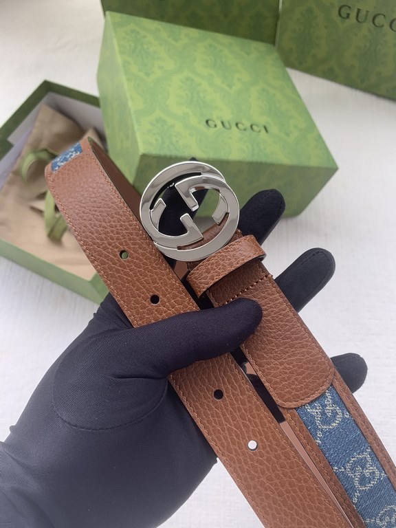 Women's Complete with gift box   G's new denim fabrics are interpreted through the lens of the Gucci aesthetic and emanate a strong brand identity. This belt is embellished with GG motifs throughout, incorporating a slig