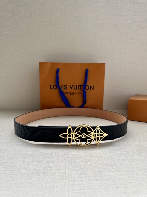 Made of Epi leather with a silver-tone brass buckle and a 30 mm wide belt, this women's LV lettering belt will add elegance to any outfit.