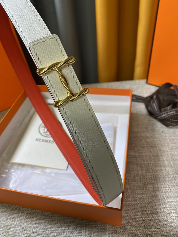 ~ Hermes new synchronized update, the original single generation purchase level, 24mm Belt body both sides of the imported original first-layer cowhide, pure steel new original buckle, the belt can be used on both sides 