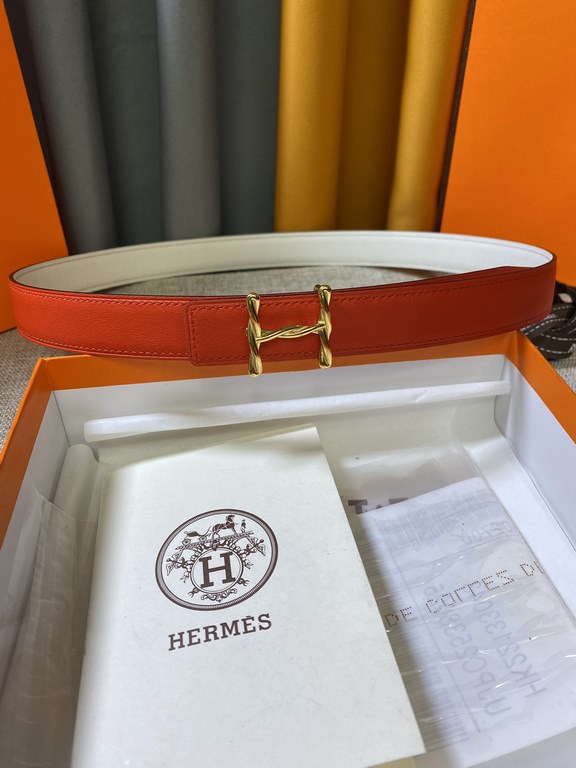 ~ Hermes new synchronized update, the original single generation purchase level, 24mm Belt body both sides of the imported original first-layer cowhide, pure steel new original buckle, the belt can be used on both sides 