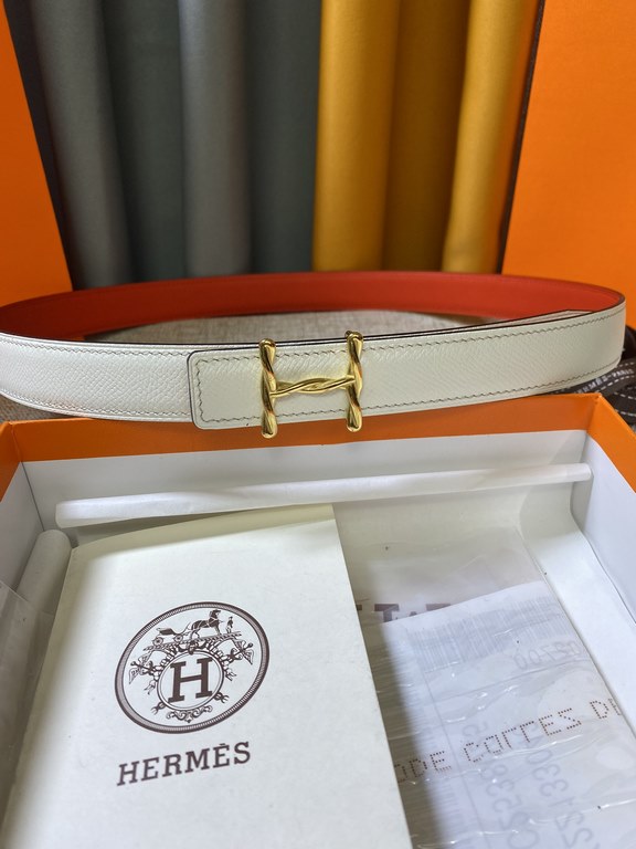 ~ Hermes new synchronized update, the original single generation purchase level, 24mm Belt body both sides of the imported original first-layer cowhide, pure steel new original buckle, the belt can be used on both sides 