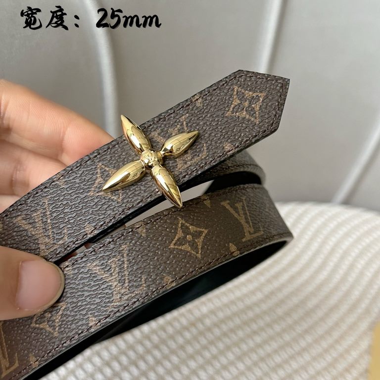 Lv pyrmide Truck L OEiI reversible belt 】 Donkey ladies   belt width 2.5cm Classic color coffee flower   calf leather plain bottom with new flower interlocking buckle can be worn on both sides of the fashionable and gene