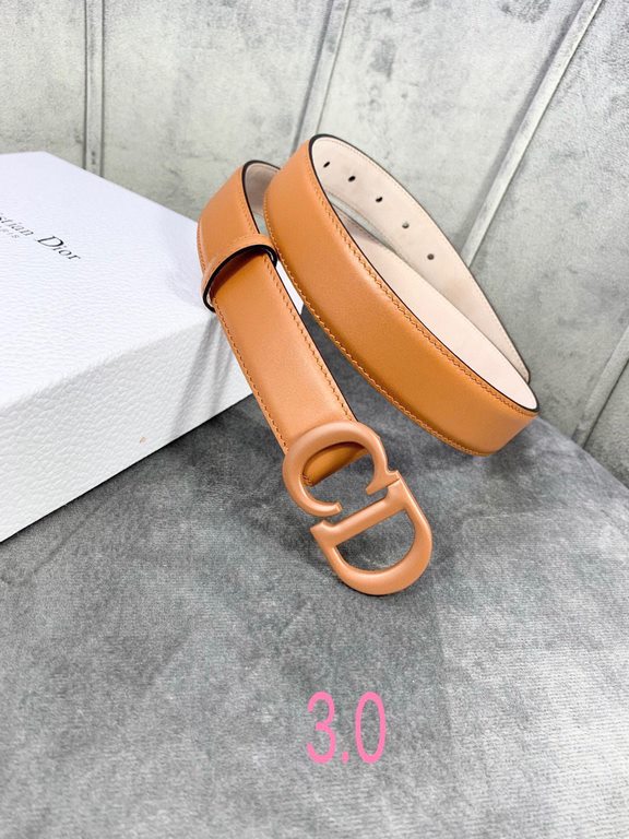 Width 3.0cm Dior (Dior) explosion of flat wireless belt body  Saddle head layer calf leather belt.Lacquered metal CD logo in imported double-layer cowhide leather.