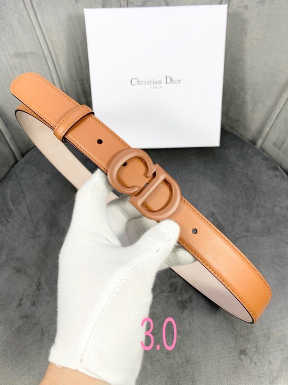 Width 3.0cm Dior (Dior) explosion of flat wireless belt body  Saddle head layer calf leather belt.Lacquered metal CD logo in imported double-layer cowhide leather.