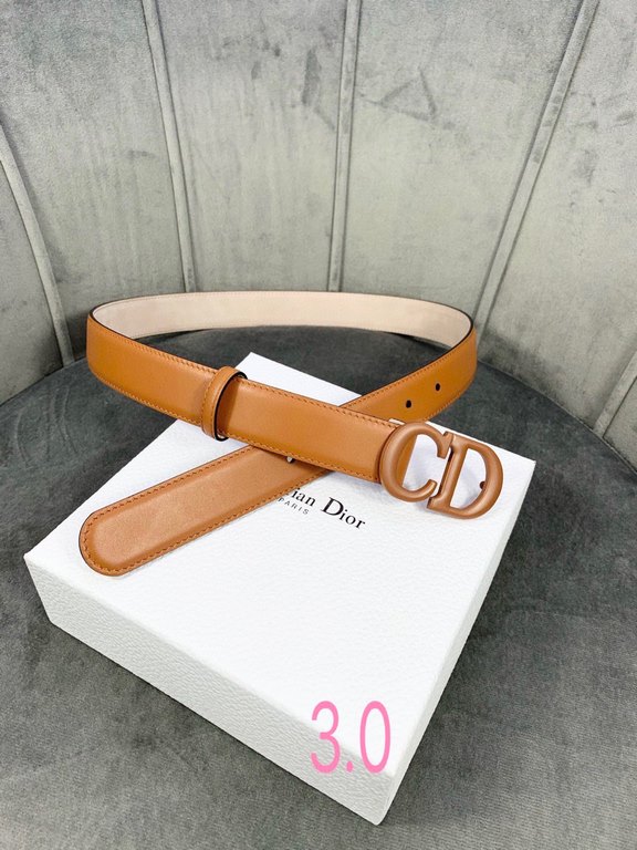 Width 3.0cm Dior (Dior) explosion of flat wireless belt body  Saddle head layer calf leather belt.Lacquered metal CD logo in imported double-layer cowhide leather.