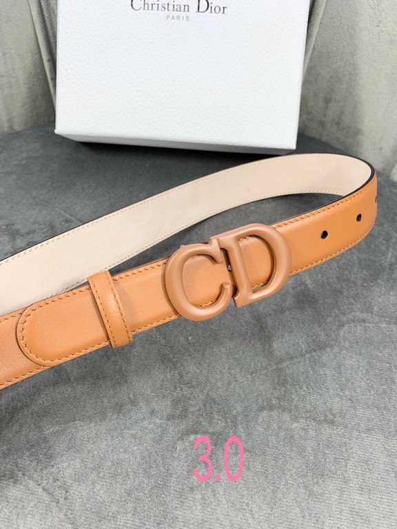 Width 3.0cm Dior (Dior) explosion of flat wireless belt body  Saddle head layer calf leather belt.Lacquered metal CD logo in imported double-layer cowhide leather.