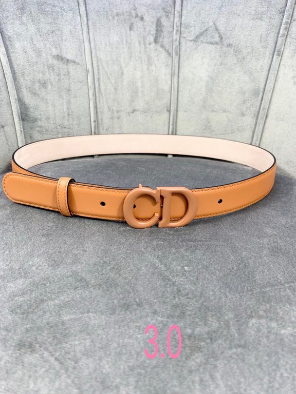 Width 3.0cm Dior (Dior) explosion of flat wireless belt body  Saddle head layer calf leather belt.Lacquered metal CD logo in imported double-layer cowhide leather.