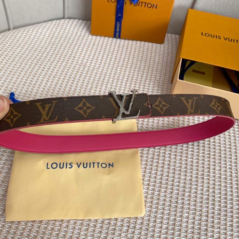 Comes with a full set of gift boxLOUIS VUITTON Louis Vuitton Overseas purchased original genuine Made in Spain - Classic reversible design, one for two Mon organ canvas leather belt, imported calfskin lining, shiny palla