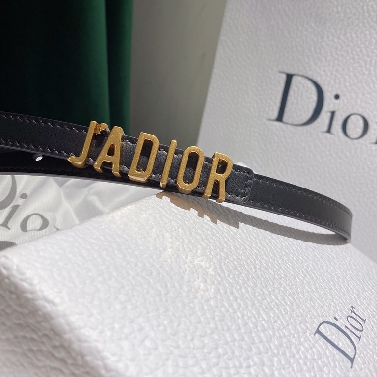 CD Dior 1.5cm Women's Belt Counter counter with Dior letter buckle, imported calf leather, star with the same belt, versatile explosive models. With a complete set of packaging gift box