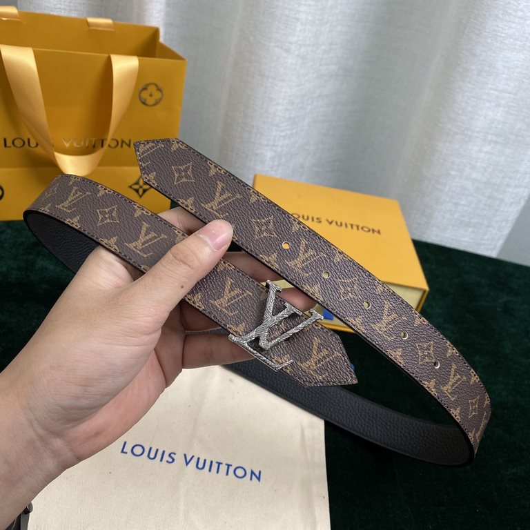 Comes with a full set of gift box.Donkey brand counter synchronization new original   women's belt series width 30 mm M0067 Elegant canvas design with imported Lychee grain cowhide leather can be worn on both sides Eye-c