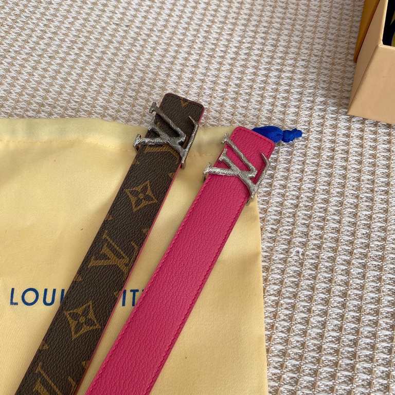 Comes with a full set of gift boxLOUIS VUITTON Louis Vuitton Overseas purchased original genuine Made in Spain - Classic reversible design, one for two Mon organ canvas leather belt, imported calfskin lining, shiny palla