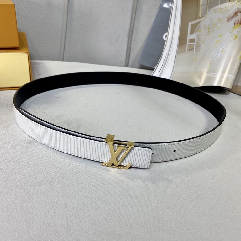 Comes in a fully packaged gift box  .               The newest   belt. Width 25mm Reversible calfskin leather embossed striped black on white Reversible with refined faux jade buckle