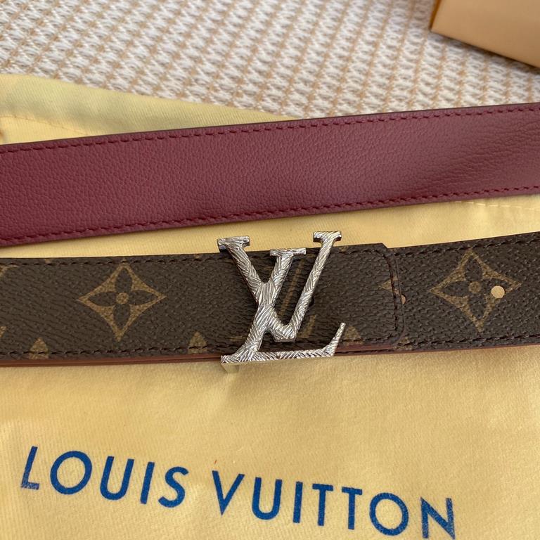 Comes with a full set of gift boxLOUIS VUITTON Louis Vuitton Overseas purchased original genuine Made in Spain - Classic reversible design, one for two Mon organ canvas leather belt, imported calfskin lining, shiny palla