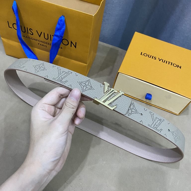 (Picture package )Width 30mm               Donkey new special limited to   women's belt width of 3cm both sides can be used Imported original calf leather decorated with openwork flower craft Classic letters buckle refin