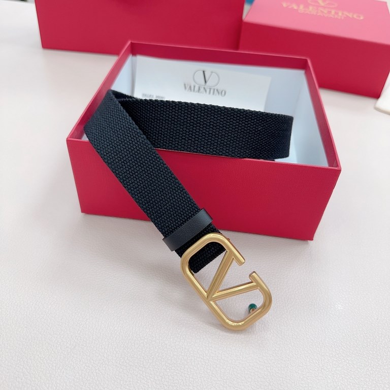 3.0cm Valentino new. Length 75.80.85.90.95.100. European size, original customized beautiful brass buckle [celebrate] [celebrate] [celebrate] [celebrate