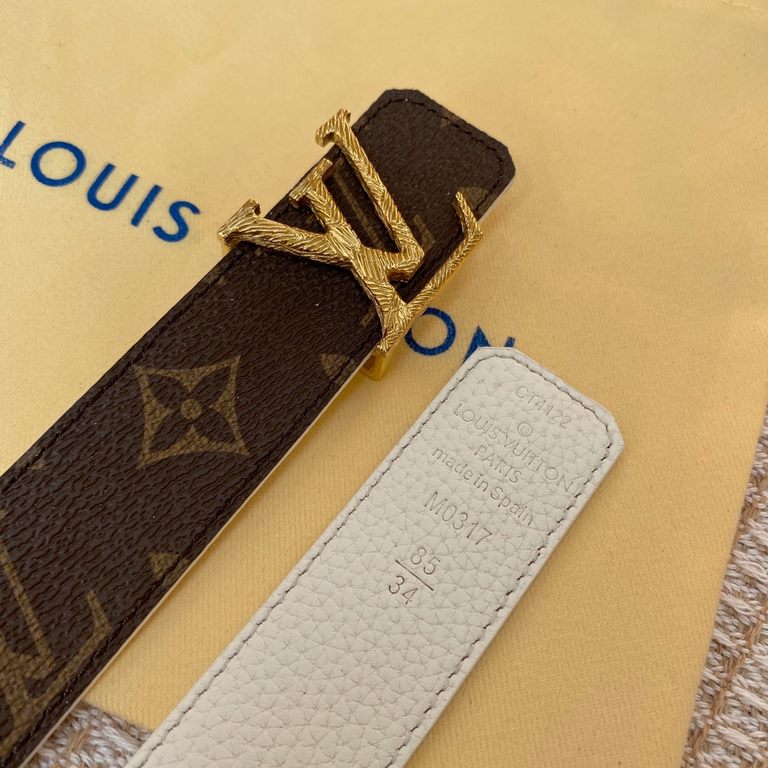 Comes with a full set of gift boxLOUIS VUITTON Louis Vuitton Overseas purchased original genuine Made in Spain - Classic reversible design, one for two Mon organ canvas leather belt, imported calfskin lining, shiny palla