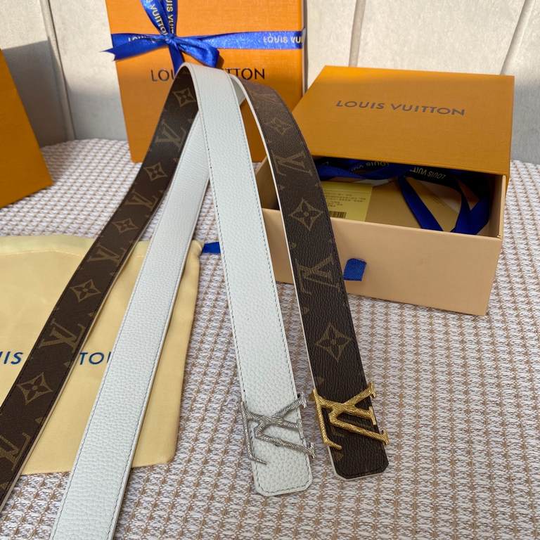 Comes with a full set of gift boxLOUIS VUITTON Louis Vuitton Overseas purchased original genuine Made in Spain - Classic reversible design, one for two Mon organ canvas leather belt, imported calfskin lining, shiny palla