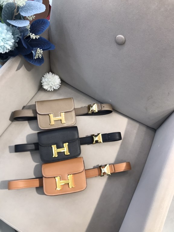 Hermes belt   belt bag at first sight is our innate fashion intuition, with different fashion collocation straight to the senses, light and shadow flow out of the aura, in the square inches between the integration of sel