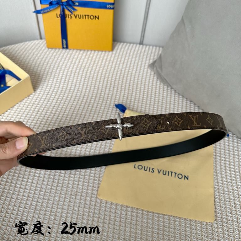 Lv pyrmide Truck L OEiI reversible belt 】 Donkey ladies   belt width 2.5cm Classic color coffee flower   calf leather plain bottom with new flower interlocking buckle can be worn on both sides of the fashionable and gene