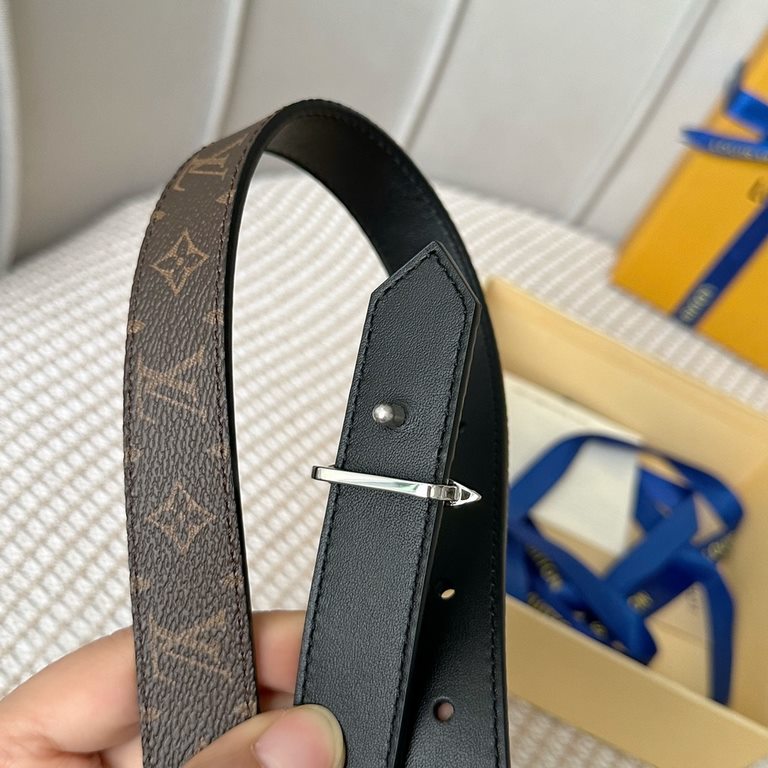 Lv pyrmide Truck L OEiI reversible belt 】 Donkey ladies   belt width 2.5cm Classic color coffee flower   calf leather plain bottom with new flower interlocking buckle can be worn on both sides of the fashionable and gene