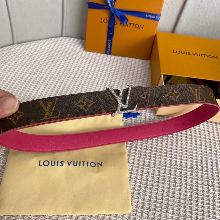 Comes with a full set of gift boxLOUIS VUITTON Louis Vuitton Overseas purchased original genuine Made in Spain - Classic reversible design, one for two Mon organ canvas leather belt, imported calfskin lining, shiny palla