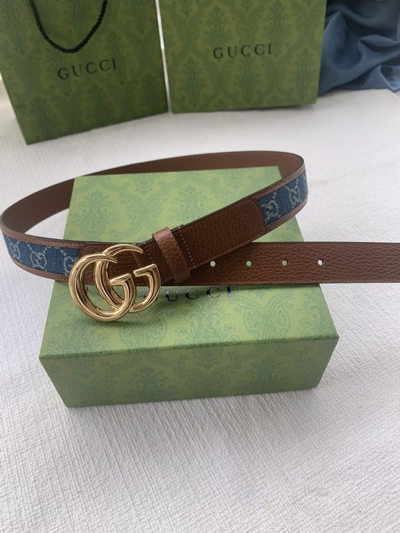 Women's Complete with gift box   G's new denim fabrics are interpreted through the lens of the Gucci aesthetic and emanate a strong brand identity. This belt is embellished with GG motifs throughout, incorporating a slig