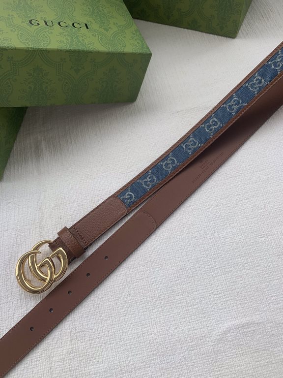 Women's Complete with gift box   G's new denim fabrics are interpreted through the lens of the Gucci aesthetic and emanate a strong brand identity. This belt is embellished with GG motifs throughout, incorporating a slig