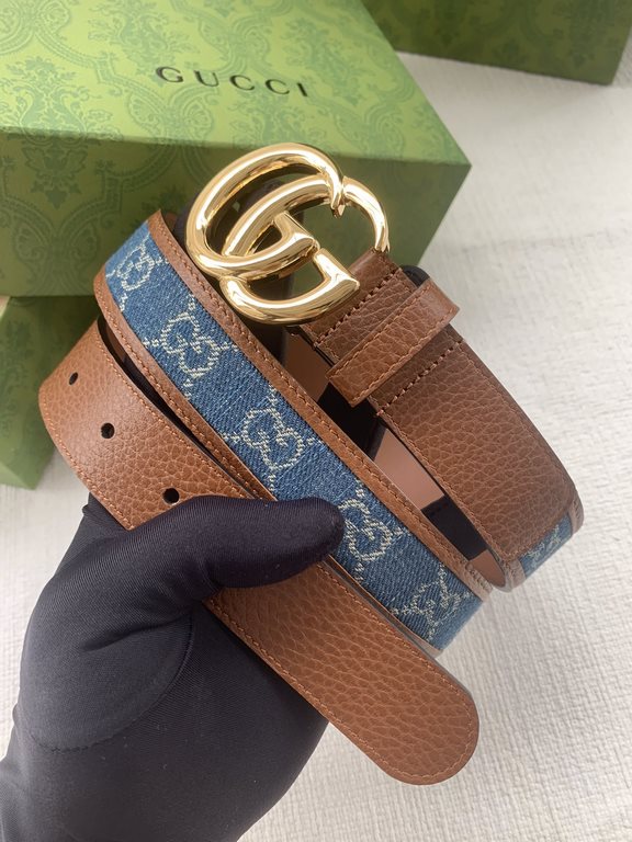 Women's Complete with gift box   G's new denim fabrics are interpreted through the lens of the Gucci aesthetic and emanate a strong brand identity. This belt is embellished with GG motifs throughout, incorporating a slig